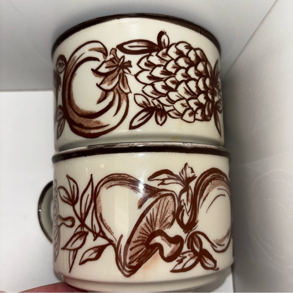 Otagiri, Japan set of 2 ceramic soup mugs with stylized vegetables design - Picture 6 of 7